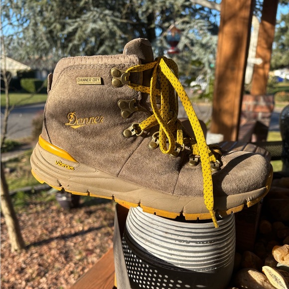 Danner Hilking Boot Mountain 600 Women’s US6.5 Gorpcore Outdoorsy Waterproof - Picture 4 of 8